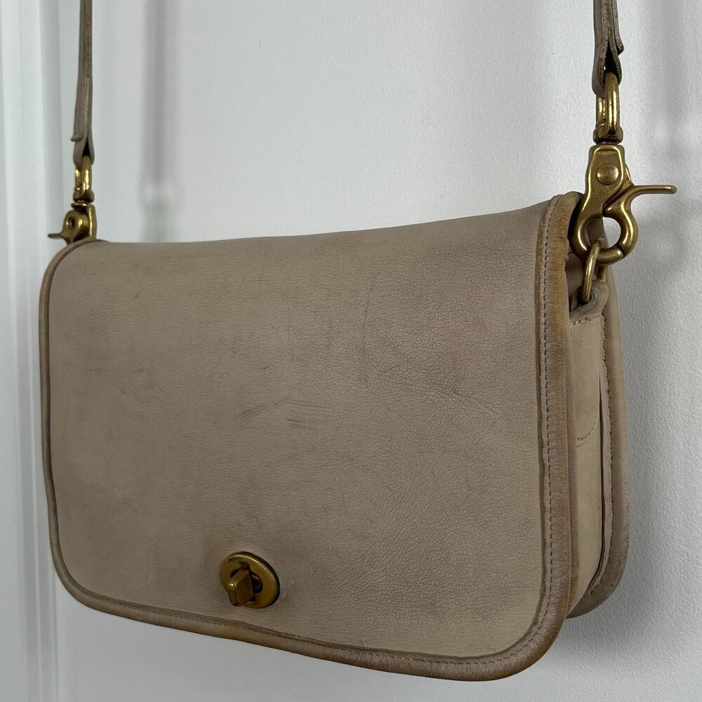 VINTAGE COACH~ Bone/Ivory Crossbody Smooth Leather Bag w/ Brass-Toned Hardware